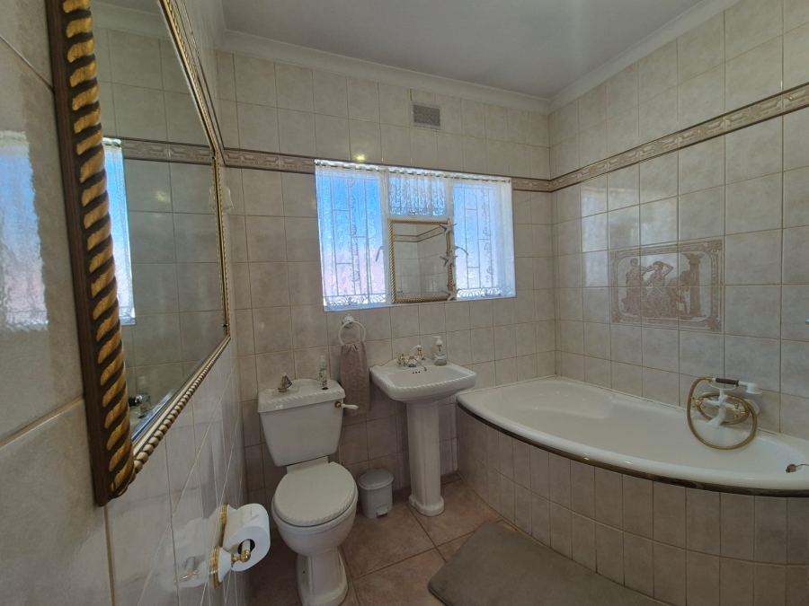 7 Bedroom Property for Sale in Parys Free State
